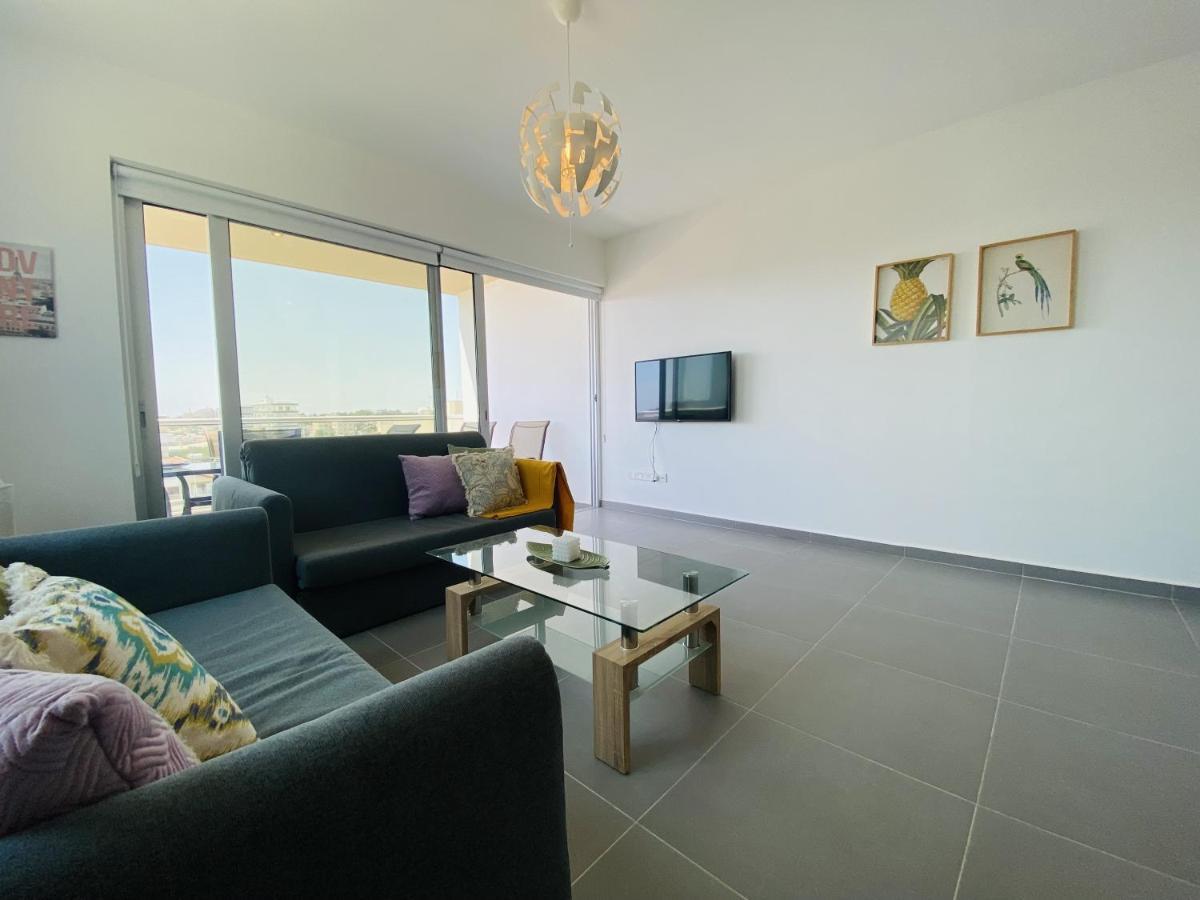 Silver Line 1-Bedroom Apartment In Larnaca Luaran gambar