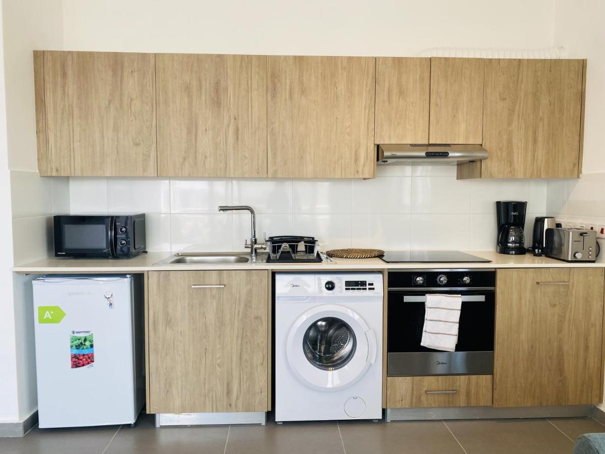 Silver Line 1-Bedroom Apartment In Larnaca Luaran gambar